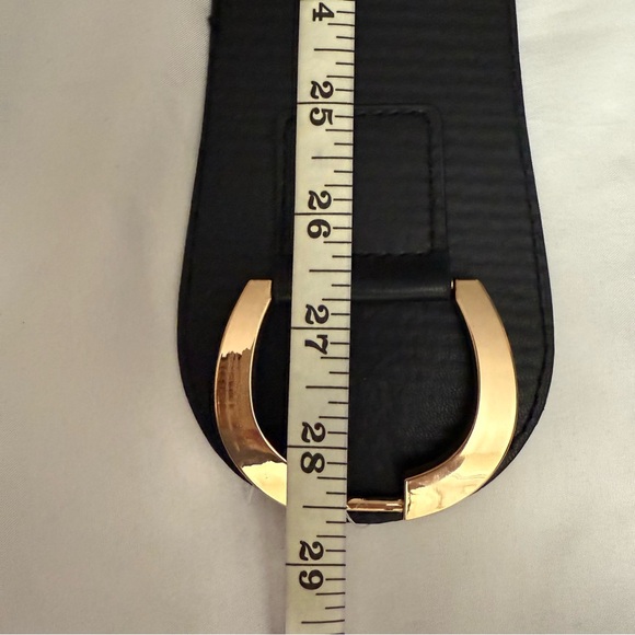 Black PU leather elastic waistband belt belt with gold tone buckle - Picture 6 of 9